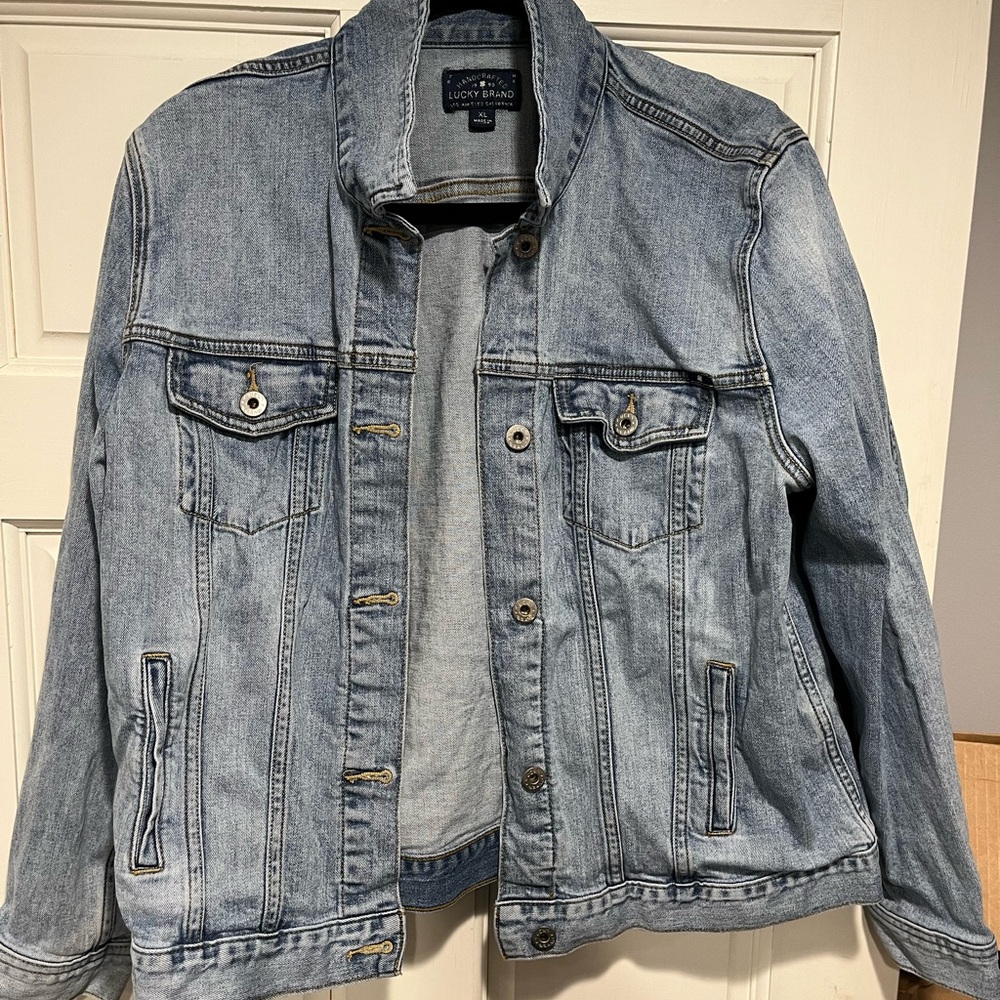 Lucky brand Jean jacket. Women’s XL